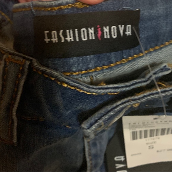 BNWT Fashion Nova shorts - Picture 2 of 4